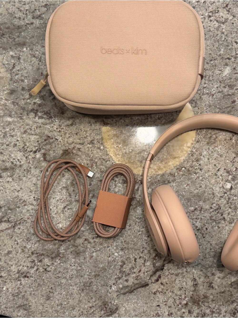 StudioPro Wireless Headphones - Moon - Picture 2 of 2